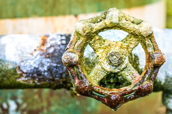 Close Rusted Valve Connects Water Supply Metal Pipe Industrial Metal — Stockfoto