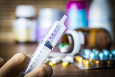Tedavi için ilaç reçetesi. İlaç, sağlık için konteynırda tedavi. Eczane teması, kapsül hapları ve paketlerde ilaç antibiyotiği.. 