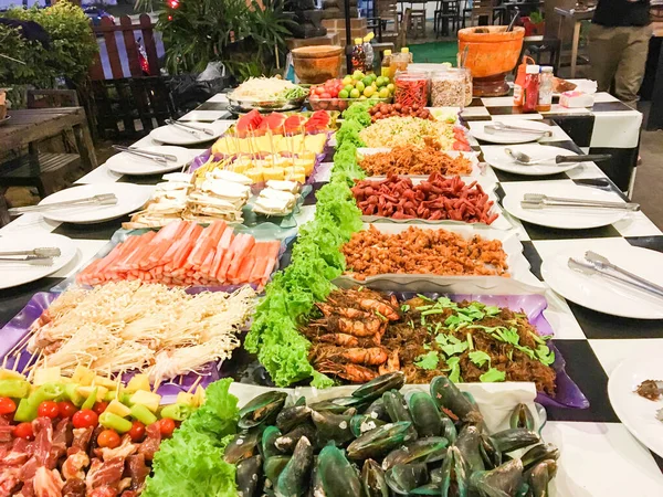 Grupo Pessoas Negócios Linha Catering Buffet Comida Interior Restaurante Luxo — Fotografia de Stock