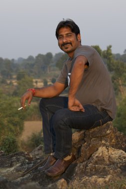 Hint yasaktır ve gülümseyerek