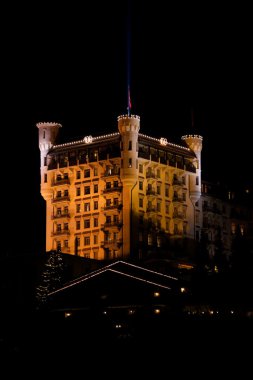 gstaad palace otel tarafından projektörler alev aldı.