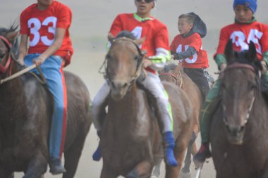 National sport of nomads, tyutrks and steppeks. Children participate in the hippodrome. Baige is a cross-country race for a long distance of 5 and 15 km.