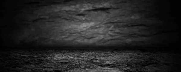 Sötét Fekete Bemutatóterem Üres Garzon Jelenlegi Termékekhez — Stock Fotó
