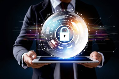 Çevrimiçi bağlantı eğilimleri metaverse işletmeler 2022 yılında, internet teknolojisi ağ güvenlik anahtarı ve tablet dünya tutan iş adamları.