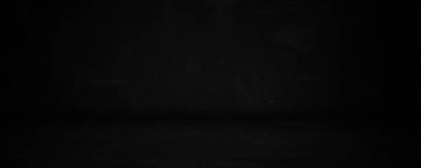 Ürününüzü sunmak için siyah stüdyo ya da sergi salonu 