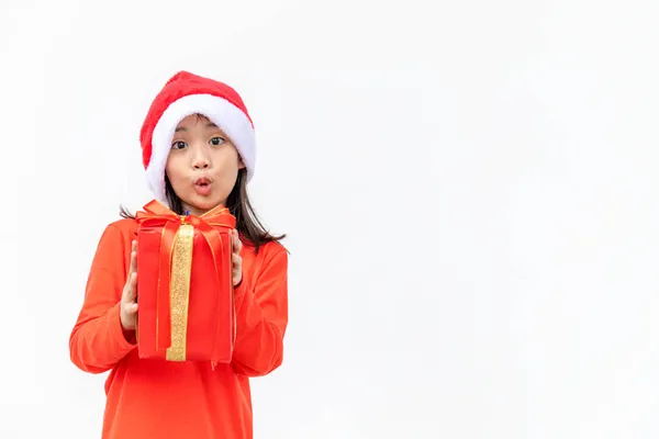 Criança Asiática Feliz Santa Chapéu Vermelho Segurando Presentes Natal Natal — Fotografia de Stock