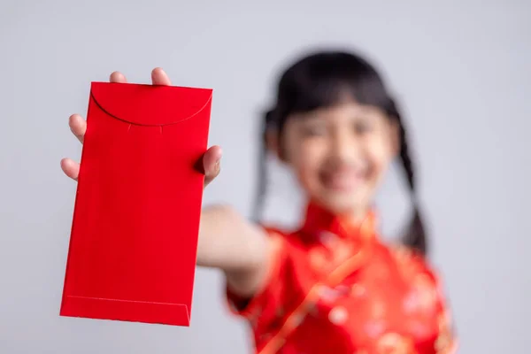 Happy Little Asian Girl Chinese Traditional Dress Smiling Holding Red — Fotografia de Stock