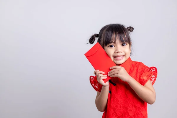 Ευτυχισμένος Κινέζοs Νέο Έτος Χαμογελώντας Ασιατικές Κατέχουν Κόκκινη Καμπύλη Κοριτσάκια — Φωτογραφία Αρχείου