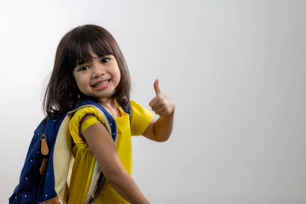 Asian Young Girl Showing Her Arm Yellow Bandage Got Vaccinated — Fotografia de Stock