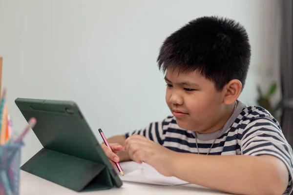 Roztomilé Asijské Děti Učení Třídy Studium Line Videohovory Tabletu Doma — Stock fotografie