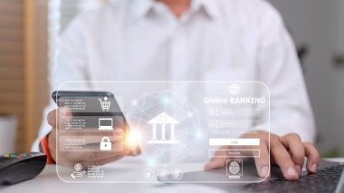 İş adamı mobil online bankacılık ve ödeme kullanıyor. Dijital pazarlama. Finans ve bankacılık şebekesi. Çevrimiçi alışveriş ve ikon müşteri ağı bağlantısı, siber güvenlik. İş teknolojisi.
