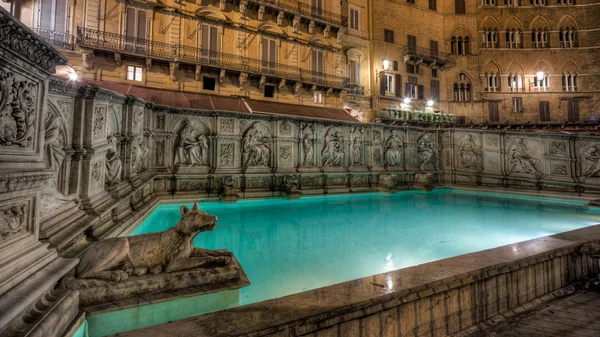 Fonte Gaia, Siena, Itália - HDR — Fotografia de Stock