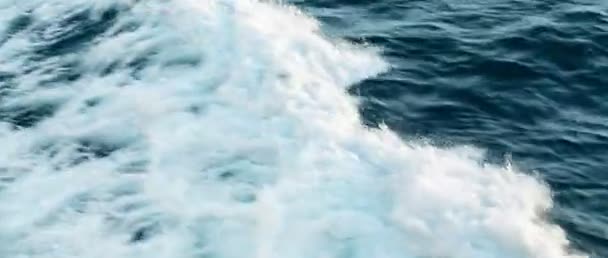 Océano azul profundo olas — Vídeo de stock