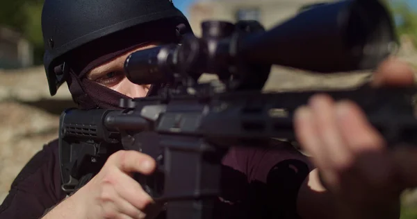 Soldier Picks His Rifle Looks Telescopic Sight Fires Shot Close — ストック写真