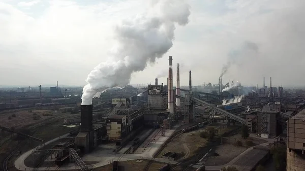Letecký Pohled Industrializované Město Atmosférou Vzduchu Hutního Závodu Špinavý Kouř — Stock fotografie