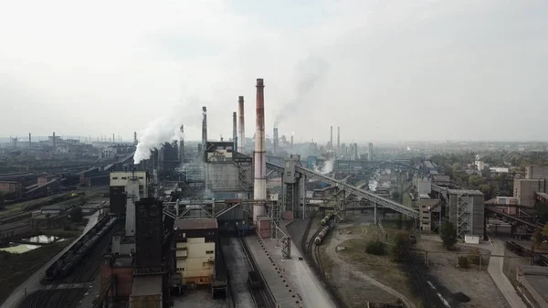 Kokain fabrikasının hava görüntüsü. Kokain üretimi. Çevresel, felaket. Ekolojik.