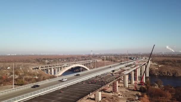 Construcción Nuevos Puentes Través Del Río Dniéper Zaporozhye Ucrania Paisaje — Vídeos de Stock