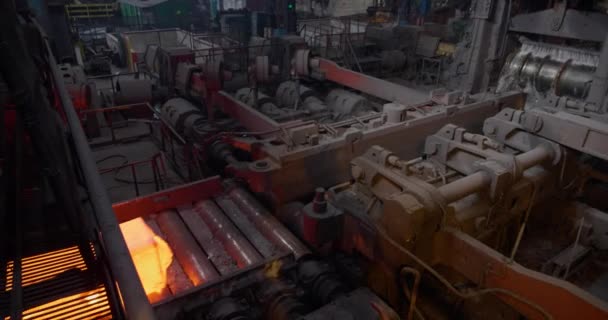 Planta Metalúrgica Tienda Rodante Floreciendo Laminado Metal Producción Moviéndose Una — Vídeo de stock