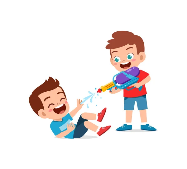 Χαριτωμένο Μικρό Παιδί Κρατώντας Νεροπίστολο Και Παίξει Φίλο — Διανυσματικό Αρχείο
