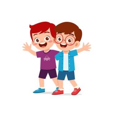 Küçük çocuk en iyi arkadaşına sarıl ve mutlu ol.