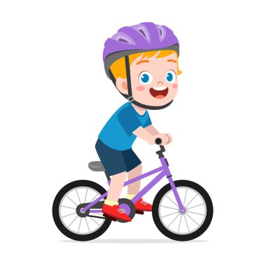 Küçük çocuk bisiklet sürüyor ve kask takıyor.