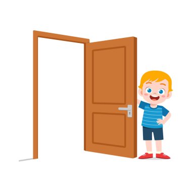 Küçük çocuk ayakta ve kapı tokmağını tutuyor.
