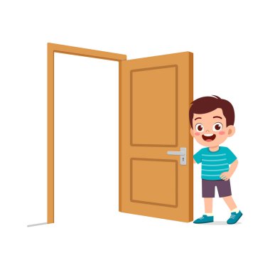 Küçük çocuk ayakta ve kapı tokmağını tutuyor.