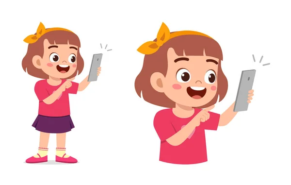 Little Kid Use Smartphone Communication Feel Happy — 图库矢量图片
