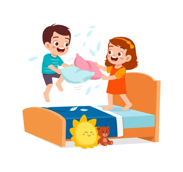 Little Kid Play Pillow Fight Friend — Vettoriale Stock