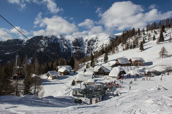 Bir bad kleinkirchheim dağlarda Kayak — Stok fotoğraf