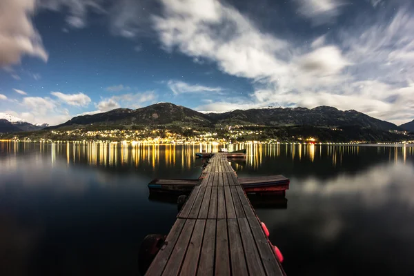 Southside 's Nightview On Millstatt — Fotografia de Stock