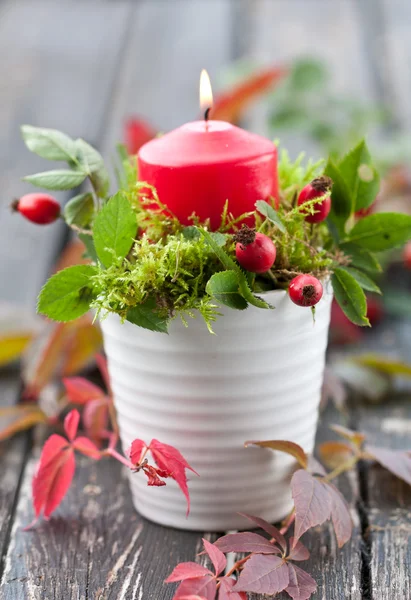 Grinalda de queda com vela — Fotografia de Stock