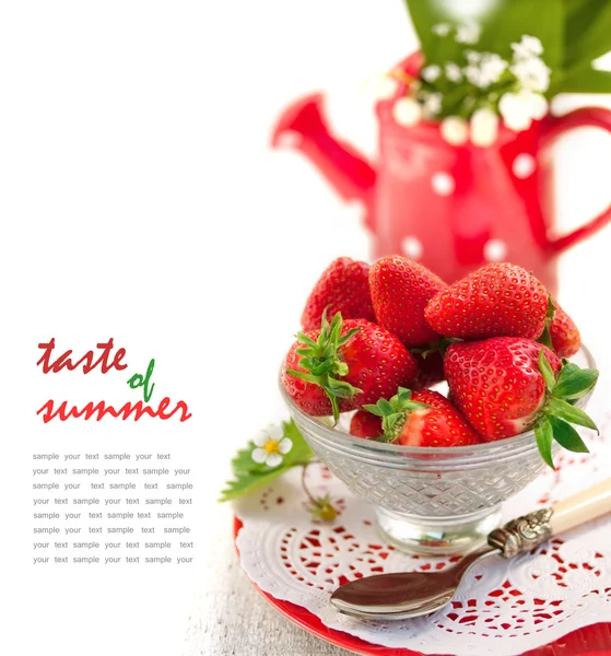 Φράουλες σε μπολ — Φωτογραφία Αρχείου