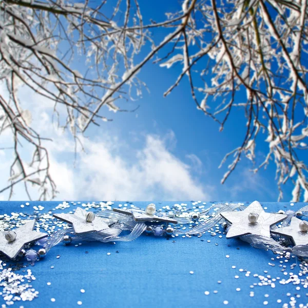 冬の装飾を持つテーブル — ストック写真