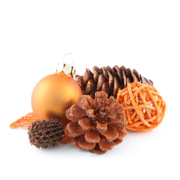 Pinecone, boule de Noël et plus de décoration — Photo
