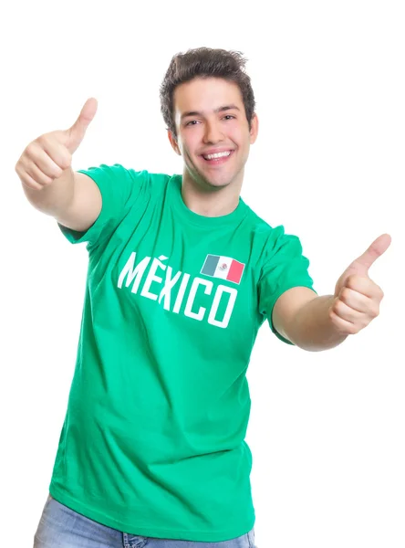 Rindo mexicano fã de esportes mostrando ambos os polegares para cima — Fotografia de Stock