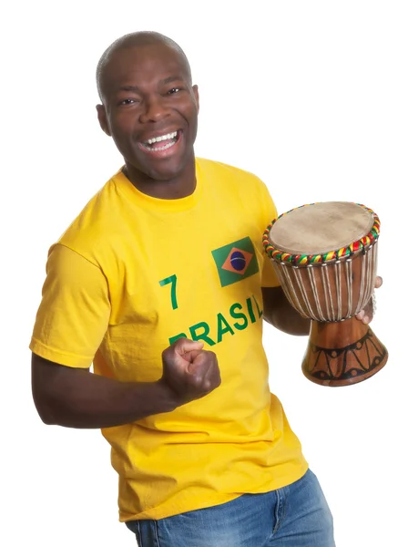 Homem feliz do brasil com tambor — Fotografia de Stock