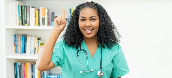 Conseils Une Étudiante Latino Américaine Médecine Une Infirmière Clinique — Photo