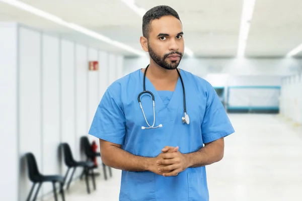Knappe Spaanse Mannelijke Verpleegkundige Arts Het Ziekenhuis — Stockfoto