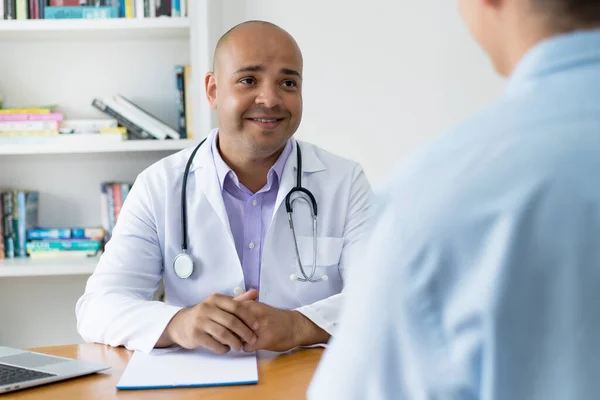 Friendly Bald Head Doctor Talking Patient Office Clinic — Stock Photo, Image