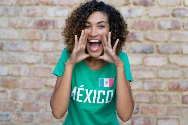 Shouting Mexican Female Football Fan Green Soccer Jersey — Stock Photo, Image