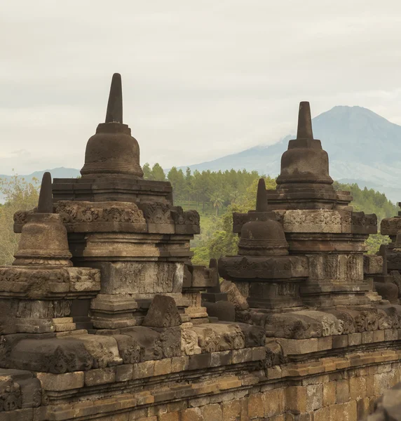 Templo Borobudur al amanecer. Indonesia . — Foto de Stock