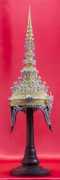 Tay geleneksel tarzı taç