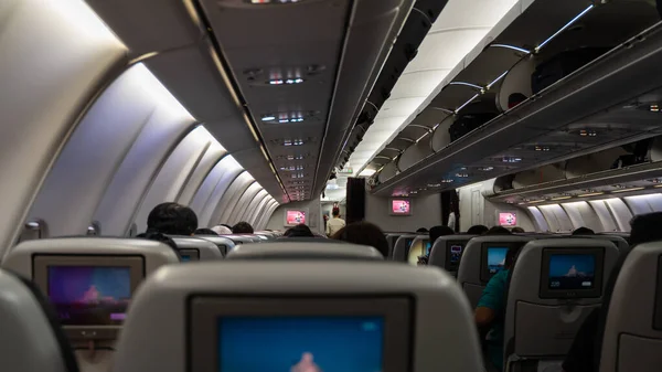Asiento Del Pasajero Interior Del Avión Con Pasajeros Sentados Asientos — Foto de Stock