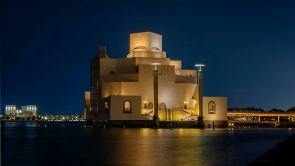 Doha Qatar Diciembre 2021 Qatar Museo Durante Noche Caliente Con —  Fotos de Stock
