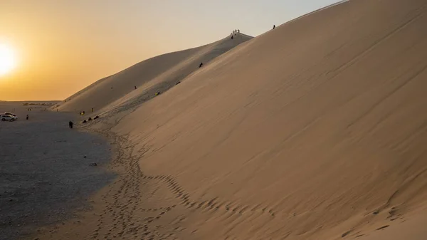 Bellissimo Tramonto Serale Cantare Dune Sabbia Qatar — Foto Stock