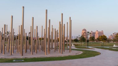 Doha, Katar-Mart 03.2022 Westbay bölgesindeki 5 / 6 parkı