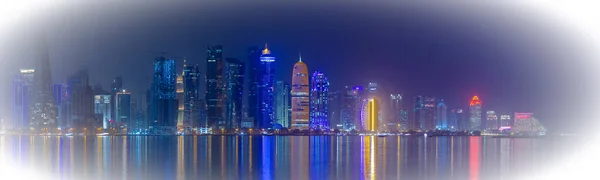Doha Qatar Mayo 2022 Doha Skyline Con Muchas Torres Durante —  Fotos de Stock