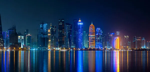 Doha Qatar Maggio 2022 Skyline Doha Con Molte Torri Durante — Foto Stock