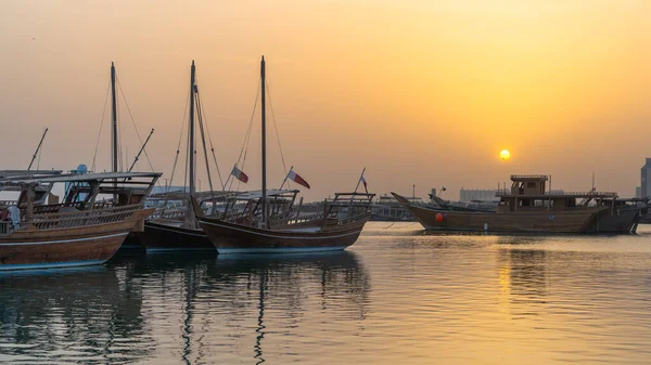 Multiple Wooden Traditional Fishing Dhows Docked Doha Corniche — Stockfoto